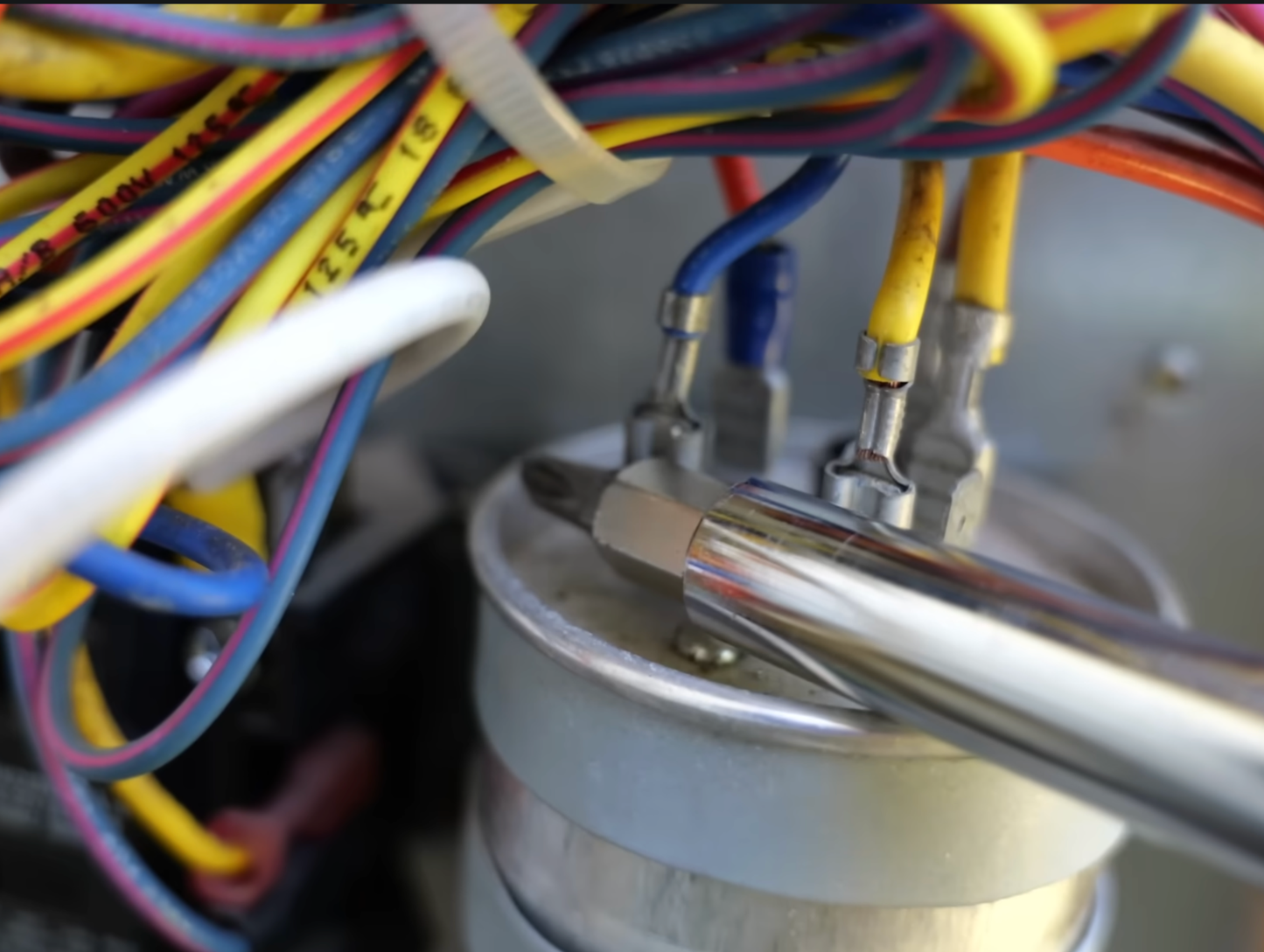 Discharge the capacitor